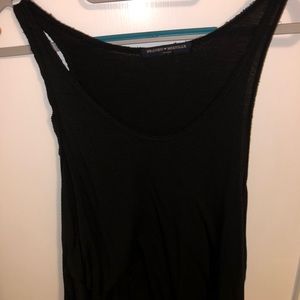 Black cropped tank top